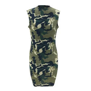 Tailliertes Minikleid hohem Kragen