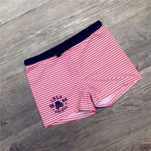 Badehose für Jungen mit rot weißen Streifen